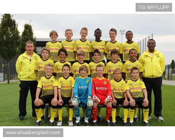 中超球队德甲球队排名：中超与德甲球队的排名对比分析